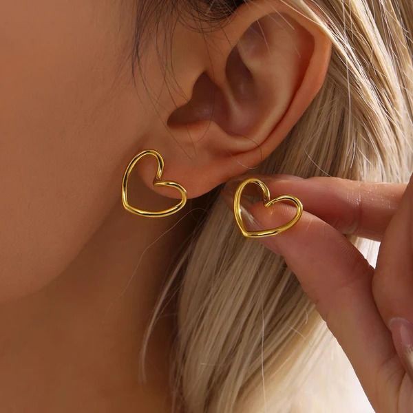 Anti tarnish heart Earrings - Image 2